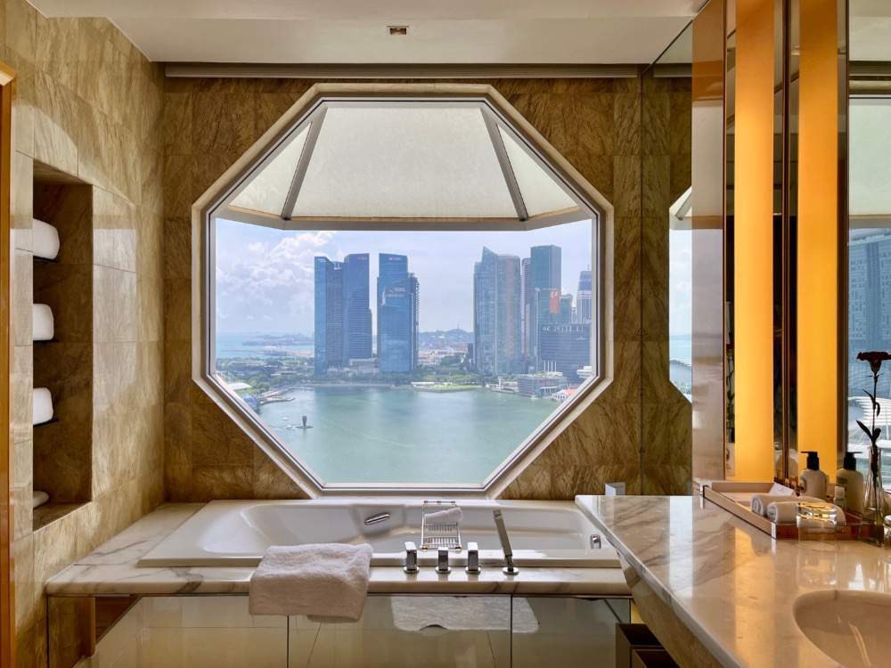 The Ritz-Carlton Singapore Deluxe Room Bathtub