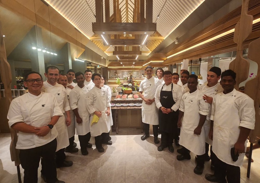 The culinary team at JW Marriott Kaafu Atoll [Captured from Chef Cha’s Instagram]