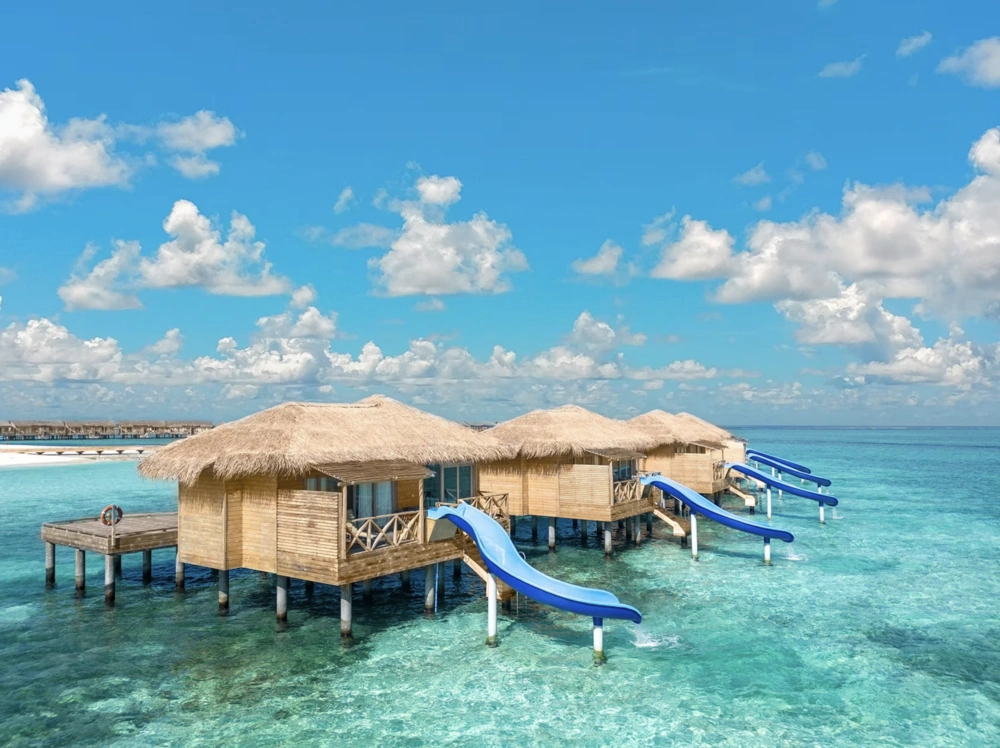 몰디브 유앤미 워터슬라이드 객실